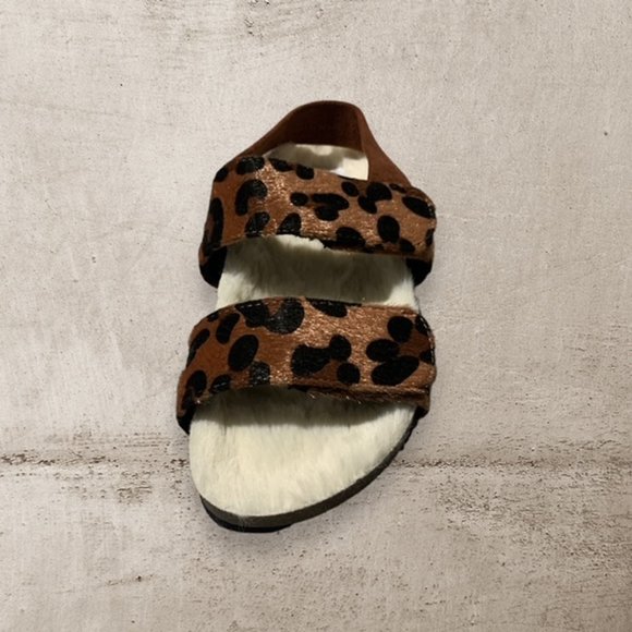 NEW IN BOX Nasty Gal Faux Pony Hair Leopard Strappy Fur Lined Cozy Sandals - Picture 3 of 3